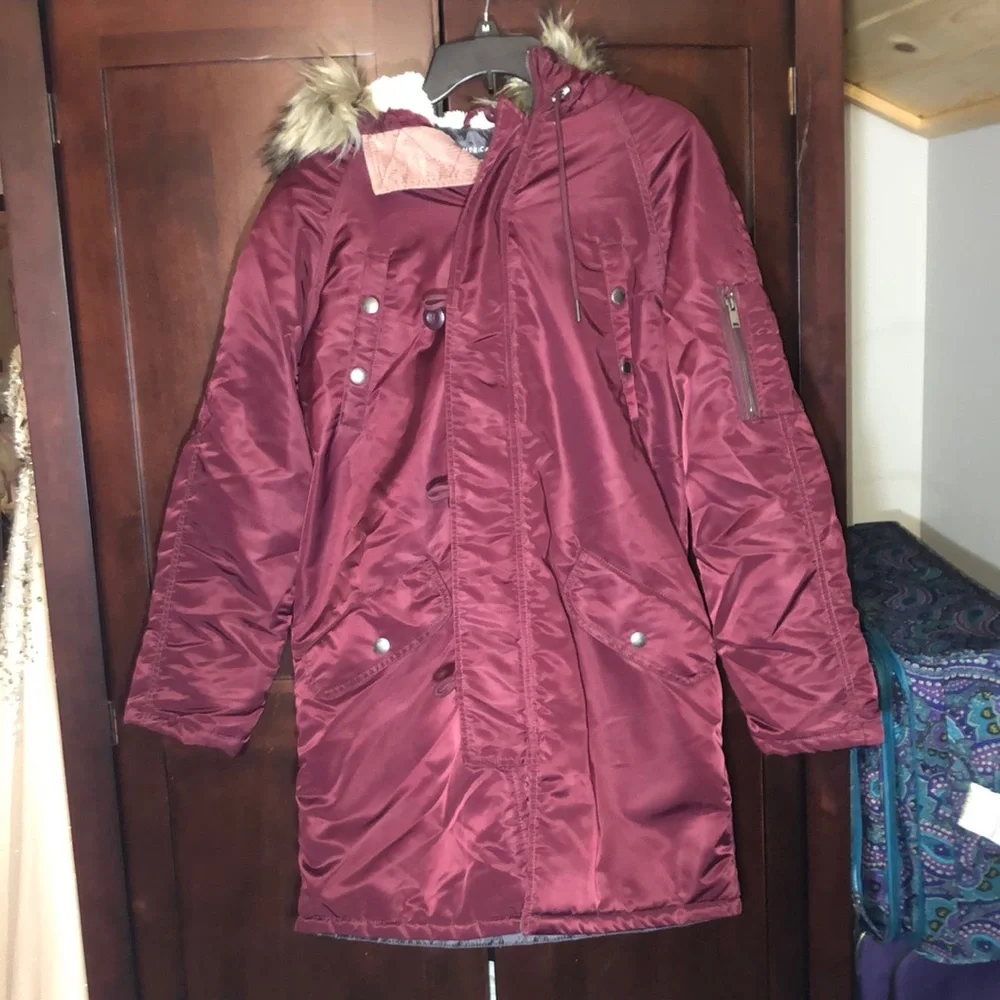 NWT!! American Eagle Maroon Winter Coat! - Picture 3 of 9